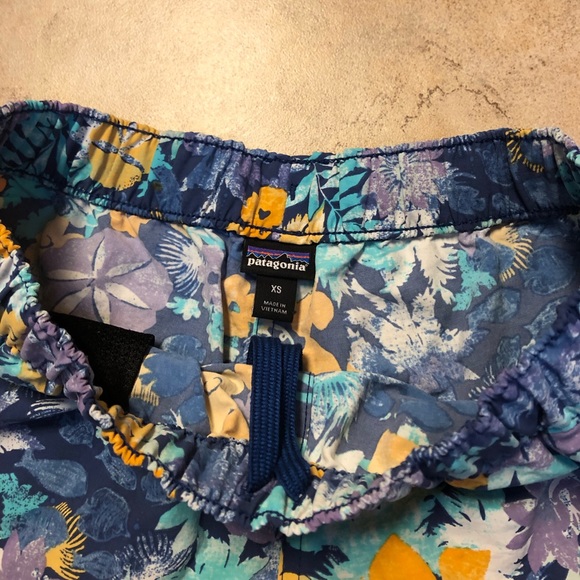 SOLD Patagonia Floral Barely Baggies - Picture 3 of 4